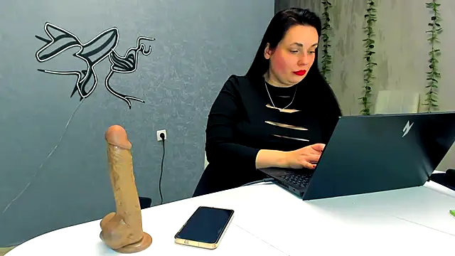 Snapshot of WorshipLilit chatting on December 13, 2025, 8:04 pm WorshipLilit online show from December 13, 2025, 8:04 pm
