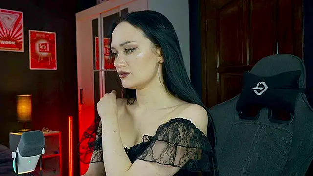 Snapshot of QueenAliss chatting on February 1, 2026, 7:17 am QueenAliss online show from February 1, 2026, 7:17 am