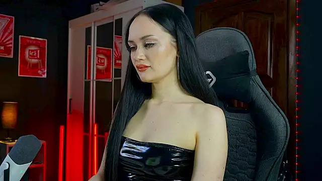 Snapshot of QueenAliss chatting on February 21, 2026, 6:26 am QueenAliss online show from February 21, 2026, 6:26 am