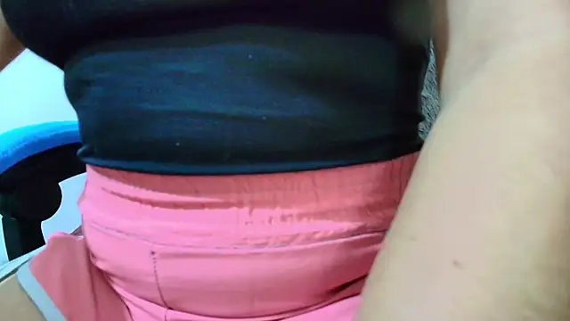 Snapshot of klylls_squirt_ chatting on February 16, 2026, 7:45 pm klylls squirt online show from February 16, 2026, 7:45 pm