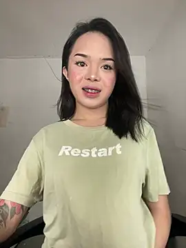 SweetCheska19 online show from May 17, 2026, 2:39 pm