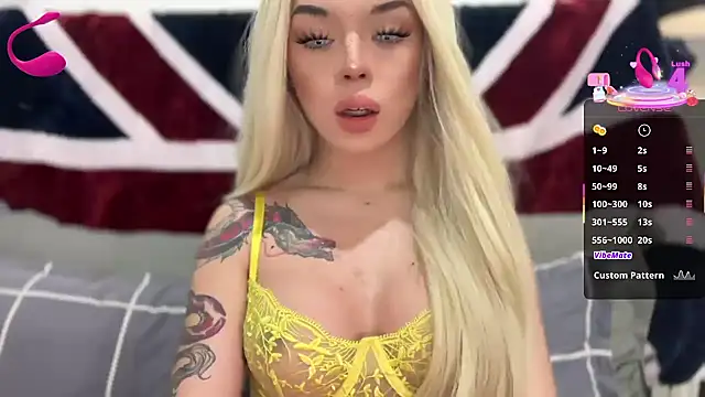 Snapshot of SweetCheska19 chatting on October 3, 2025, 11:56 am SweetCheska19 online show from October 3, 2025, 11:56 am