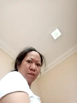 Snapshot of Sweet_Lady30 chatting on October 23, 2025, 8:18 pm Sweet Lady30 online show from October 23, 2025, 8:18 pm