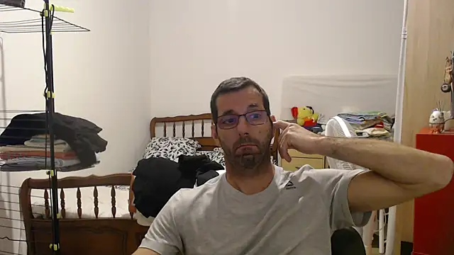 steph19x5 online show from September 17, 2025, 6:32 pm