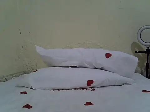 Snapshot of Diana1996k chatting on October 3, 2025, 2:07 pm Diana1996k online show from October 3, 2025, 2:07 pm