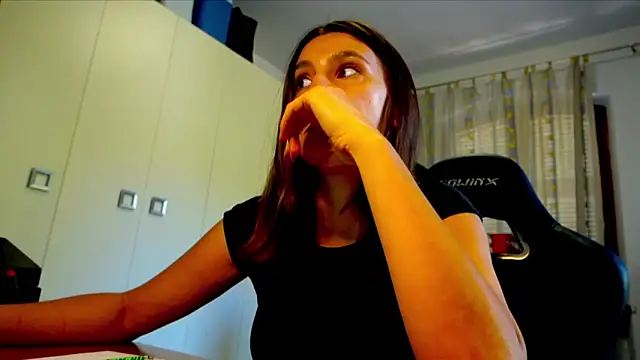 Snapshot of GodlyTheia chatting on October 12, 2025, 11:44 am GodlyTheia online show from October 12, 2025, 11:44 am