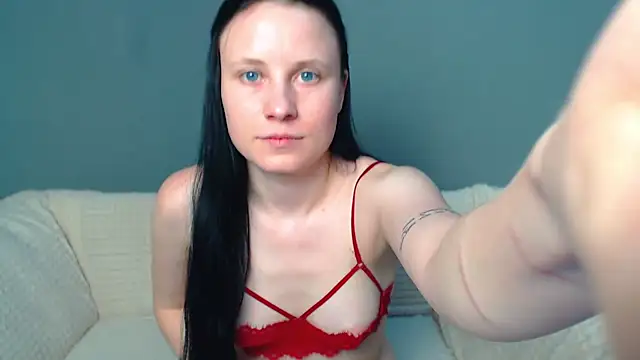 Snapshot of VikiKelt chatting on February 15, 2025, 6:33 am VikiKelt online show from February 15, 2025, 6:33 am