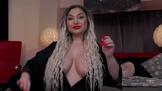 Larissa K online show from January 31, 2025, 8:33 pm