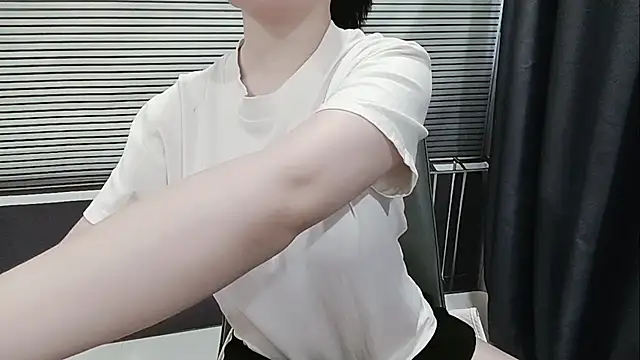 pelue online show from October 21, 2025, 1:27 am