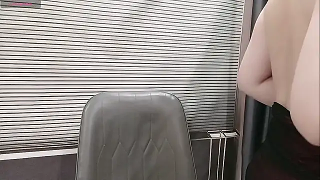 Snapshot of pelue chatting on February 6, 2026, 1:23 am pelue online show from February 6, 2026, 1:23 am