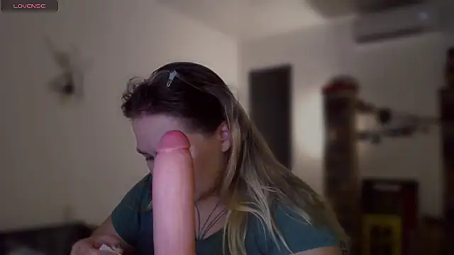 Snapshot of Enotika chatting on February 8, 2026, 1:14 am Enotika online show from February 8, 2026, 1:14 am