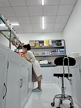 HinaLovely online show from April 3, 2026, 3:24 am