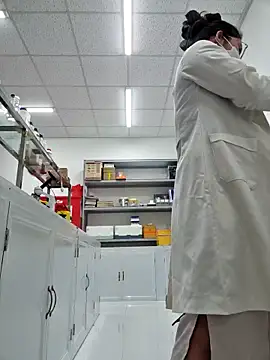 Snapshot of HinaLovely chatting on February 11, 2026, 6:35 am HinaLovely online show from February 11, 2026, 6:35 am