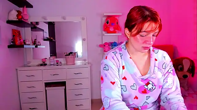 Snapshot of Vannessa__Shy chatting on June 12, 2026, 1:20 pm Vannessa Shy online show from June 12, 2026, 1:20 pm