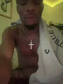 Snapshot of lilzaddy@xh chatting on December 6, 2024, 5:47 am lilzaddyxh online show from December 6, 2024, 5:47 am