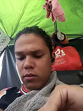 FynestBeatrice online show from March 13, 2026, 12:04 am