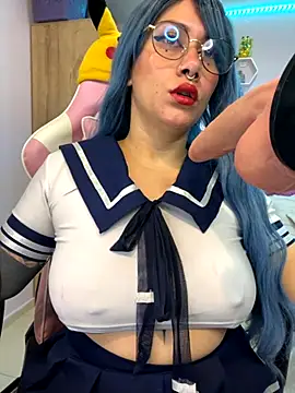 Luna Paris  online show from October 21, 2025, 2:05 pm