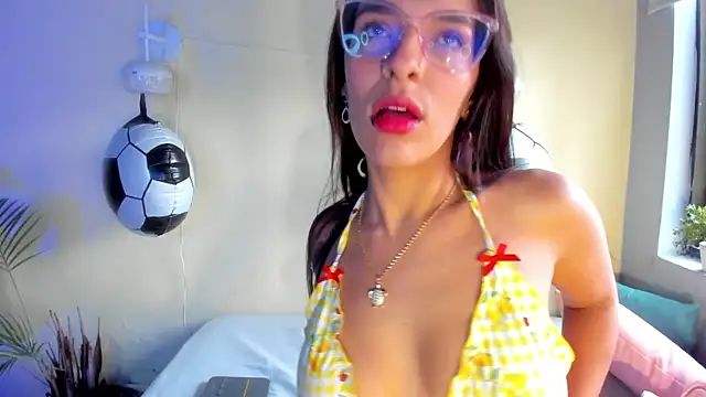 Snapshot of annyluna1 chatting on July 13, 2026, 12:15 pm annyluna1 online show from July 13, 2026, 12:15 pm