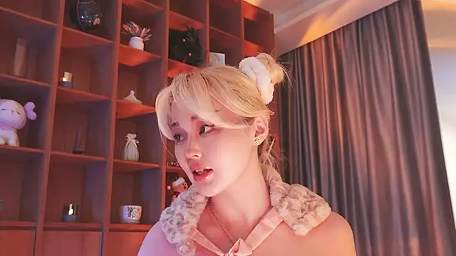 Snapshot of hyun_chia chatting on November 6, 2025, 1:42 am hyun chia online show from November 6, 2025, 1:42 am