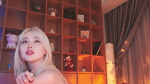 Snapshot of hyun_chia chatting on October 15, 2025, 10:07 pm hyun chia online show from October 15, 2025, 10:07 pm