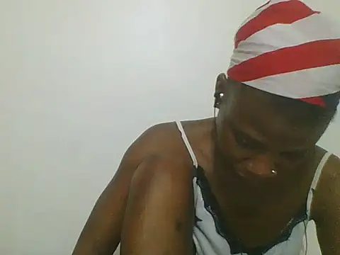 Sweetbaby004 online show from September 14, 2025, 7:31 am