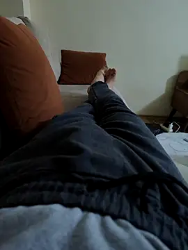 Yakisiklix32 online show from April 23, 2026, 9:05 pm