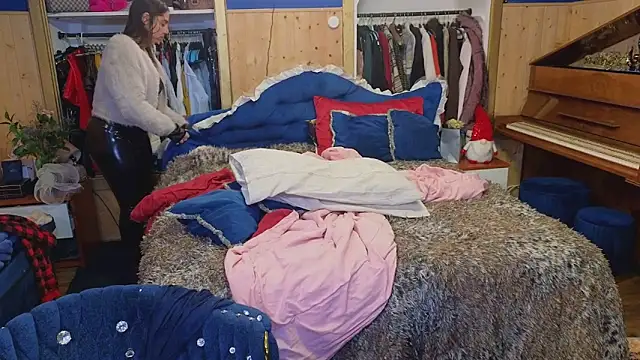 VanessaDoyle online show from November 28, 2025, 5:51 am