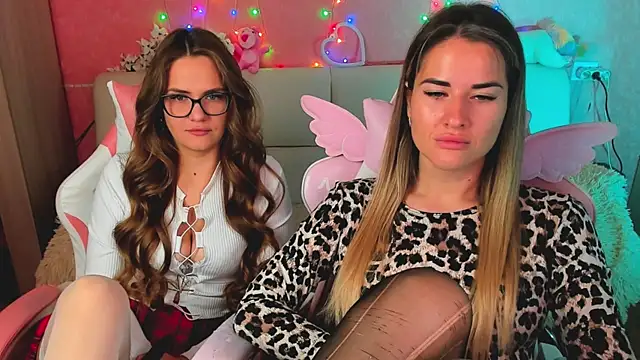 ivannatompsonnn online show from May 17, 2026, 3:17 am