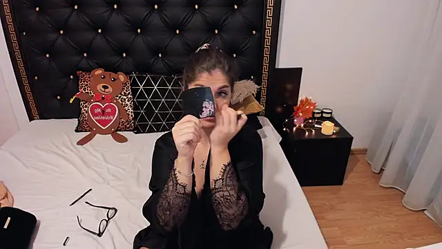 Snapshot of PreciousAillyn chatting on November 12, 2025, 5:33 am PreciousAillyn online show from November 12, 2025, 5:33 am