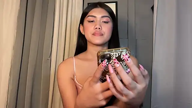 Delicate Savannah online show from November 7, 2025, 6:12 pm