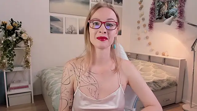 MissRightX online show from November 11, 2025, 9:15 am