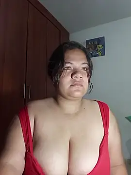 Snapshot of Van3orgasm4me chatting on April 5, 2026, 9:05 am Van3orgasm4me online show from April 5, 2026, 9:05 am