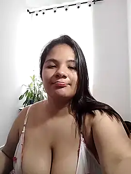 Snapshot of Van3orgasm4me chatting on February 12, 2025, 10:04 pm Van3orgasm4me online show from February 12, 2025, 10:04 pm