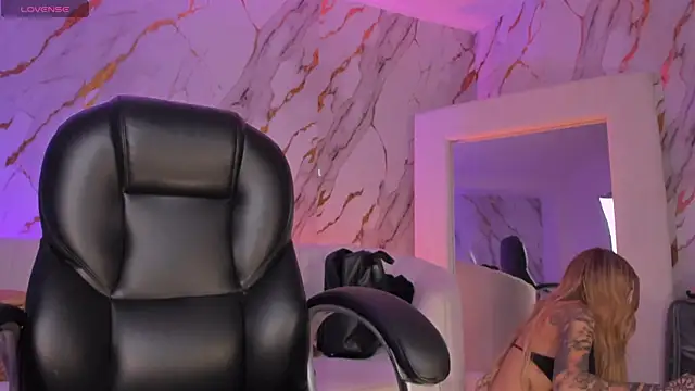 LexieWayne online show from March 31, 2026, 6:43 pm