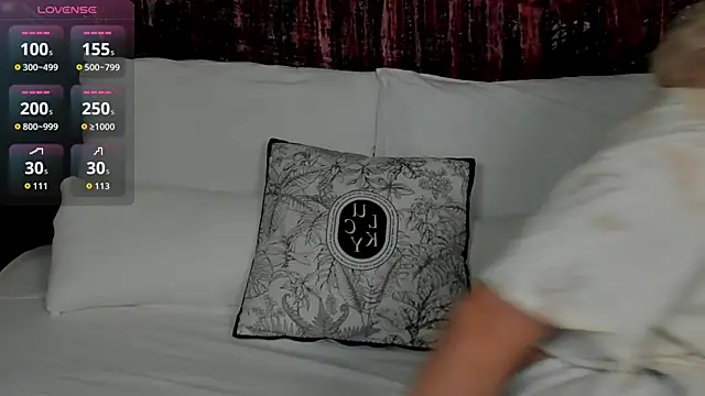 LianaFord online show from October 19, 2025, 9:50 pm