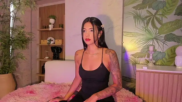 AntonellaRossi online show from May 25, 2026, 7:45 pm