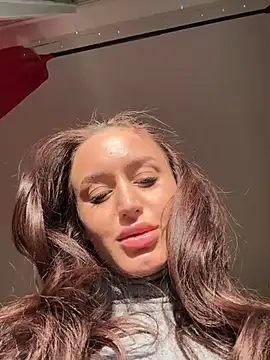 Zeyna1 online show from March 18, 2025, 3:55 pm