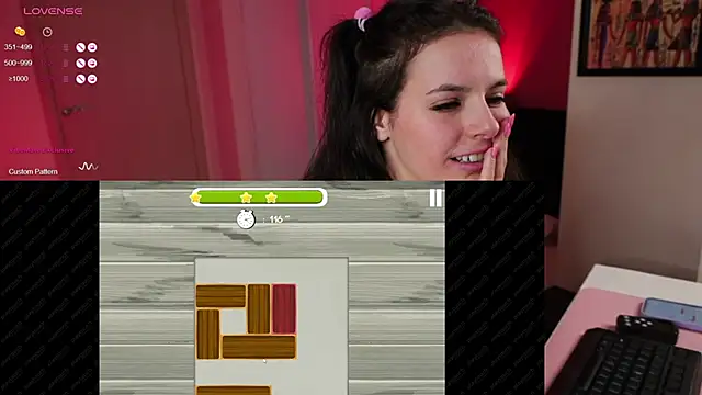 Roni Tailed online show from March 5, 2025, 8:42 pm