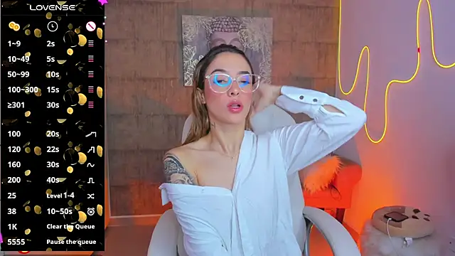 barbie scoth  online show from January 19, 2025, 2:59 pm