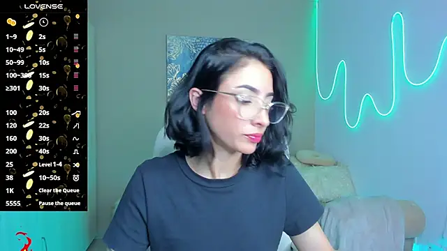 barbie scoth  online show from October 10, 2025, 4:02 am