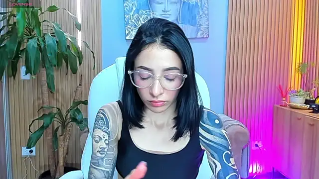 Snapshot of barbie_scoth_ chatting on May 4, 2026, 10:23 pm barbie scoth online show from May 4, 2026, 10:23 pm