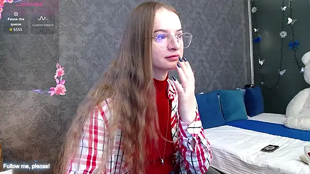 KateJonson online show from December 4, 2025, 7:40 am