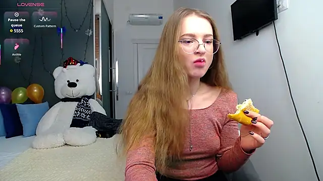 KateJonson online show from February 14, 2025, 8:21 am