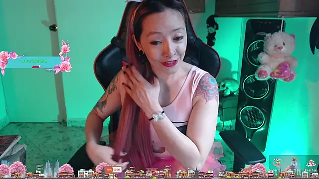 pink-2022 online show from December 23, 2024, 2:50 pm