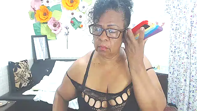 Yayis-hot-sexyw online show from February 23, 2025, 6:56 pm