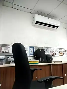 Desi Londa 143 online show from October 14, 2025, 12:06 pm