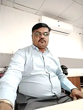 Desi Londa 143 online show from December 4, 2025, 5:50 am