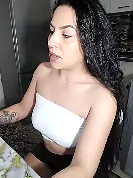 hot-babygirl online show from January 28, 2025, 9:08 pm