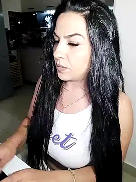 hot-babygirl online show from April 13, 2026, 6:12 pm