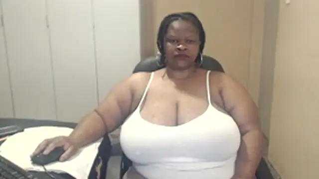 Snapshot of sweetnoziexx chatting on October 27, 2025, 5:52 am sweetnoziexx online show from October 27, 2025, 5:52 am